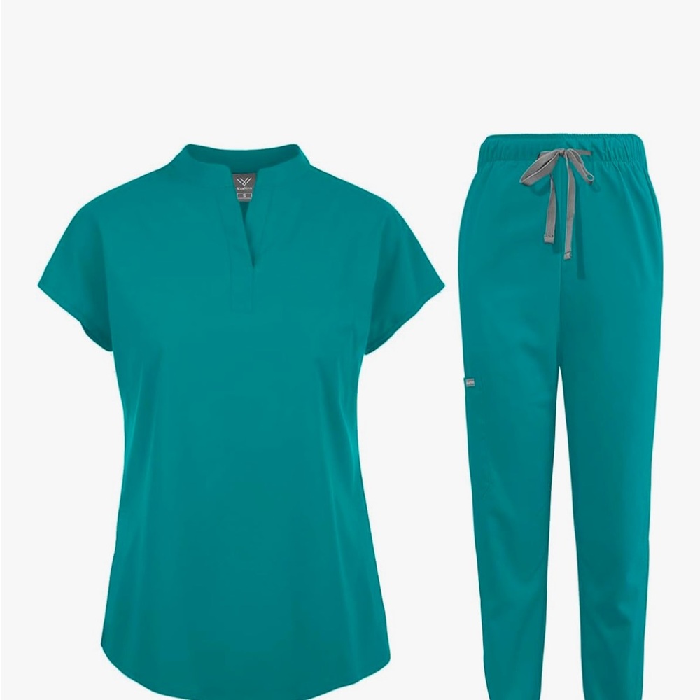 NiaaHinn scrub set